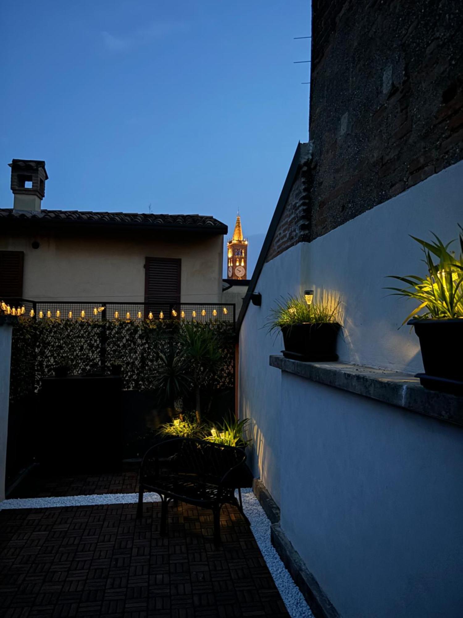 Appartamento La Terrazza In Centro Treviglio Esterno foto